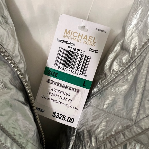 SILVER METALLIC WINTER COAT BY MICHAEL KORS… SIZE LARGE… NEW WITH TAGS. - Picture 5 of 16